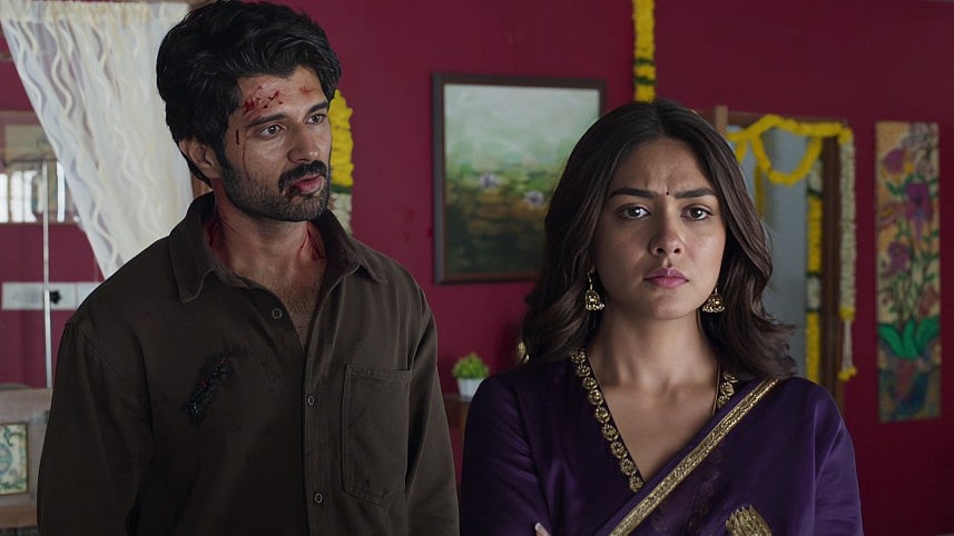 YouTube : Vijay Deverakonda and Mrunal Thakur in 'Family Star'
