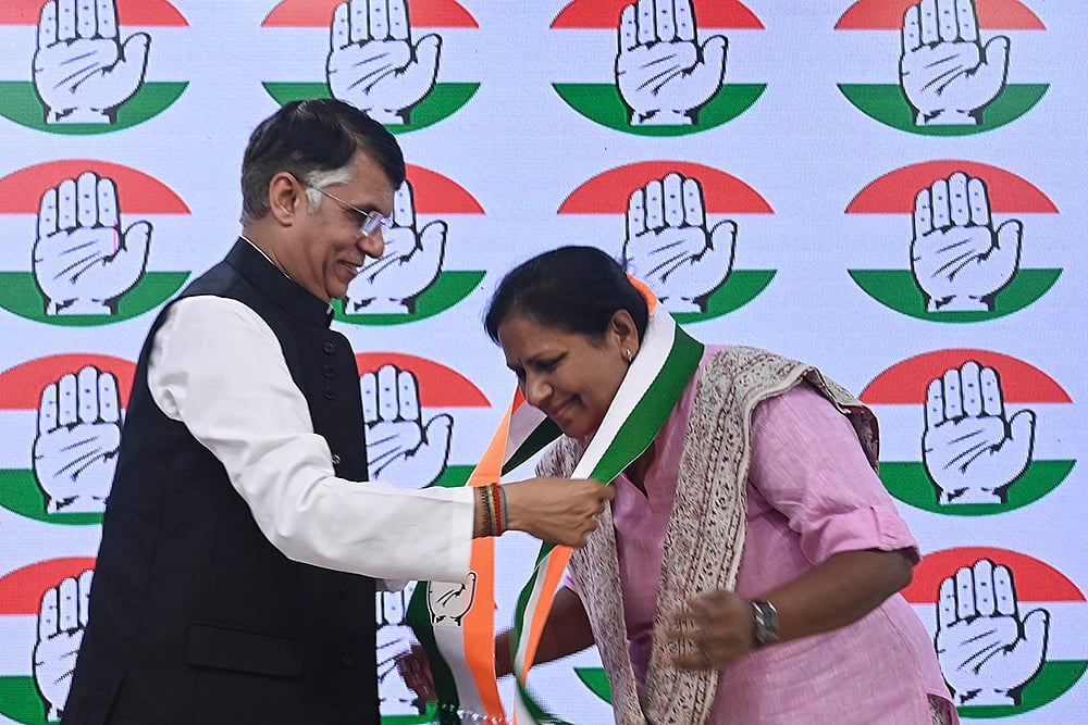 Tejaswini Gowda joins Congress