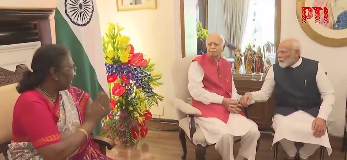 PTI : Veteran BJP leader LK Advani conferred with Bharat Ratna |
