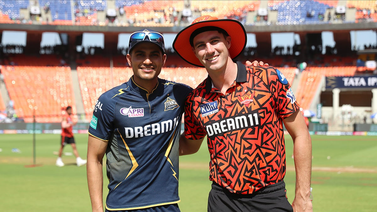 Photo: X/ @IPL : Gujarat Titans captain Shubman Gill (L) with Sunrisers Hyderabad skipper Pat Cummins at the toss time in IPL 2024.