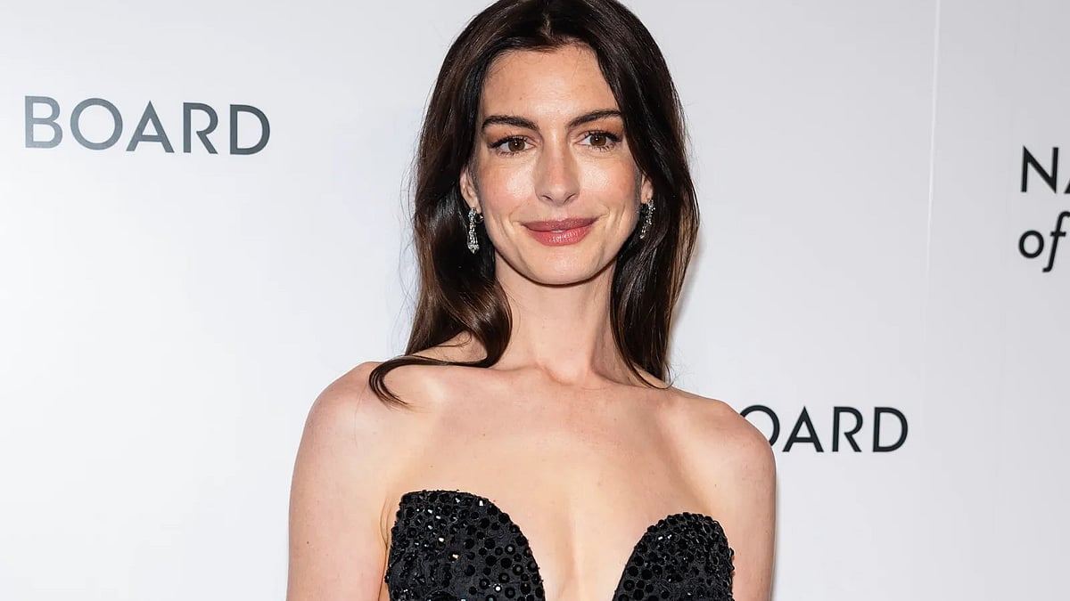 Anne Hathaway - X