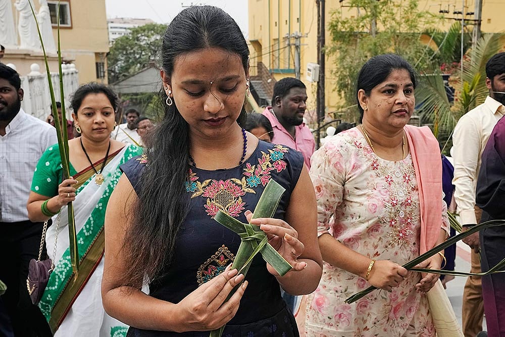 Photo: AP/Mahesh Kumar A. : Palm Sunday