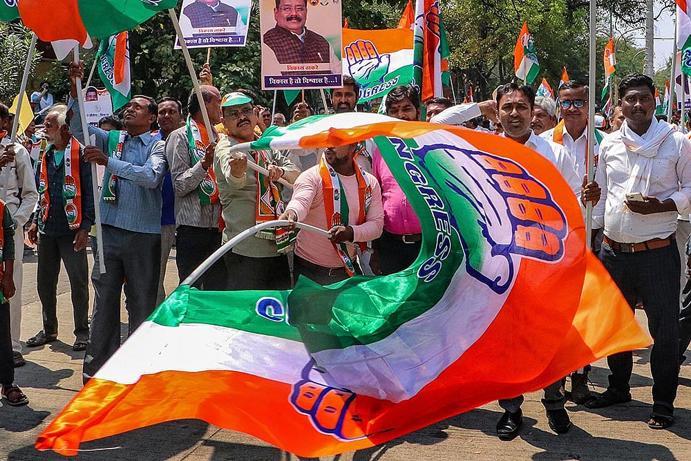 Congress candidate Vikas Thakre supporters in Nagpu
