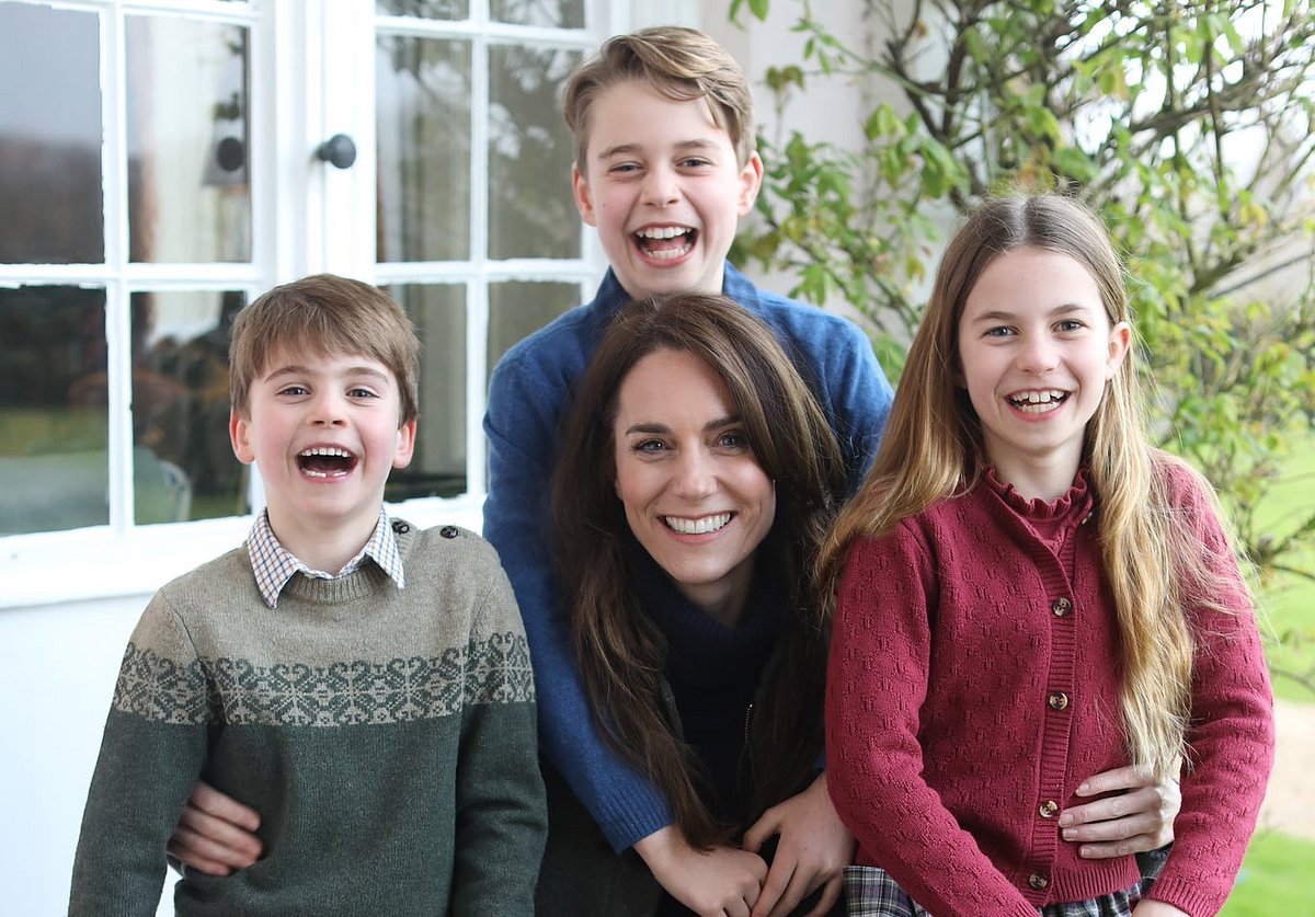 X/@KensingtonRoyal : Photo of the Royal Family that caused 'confusion' on the internet.