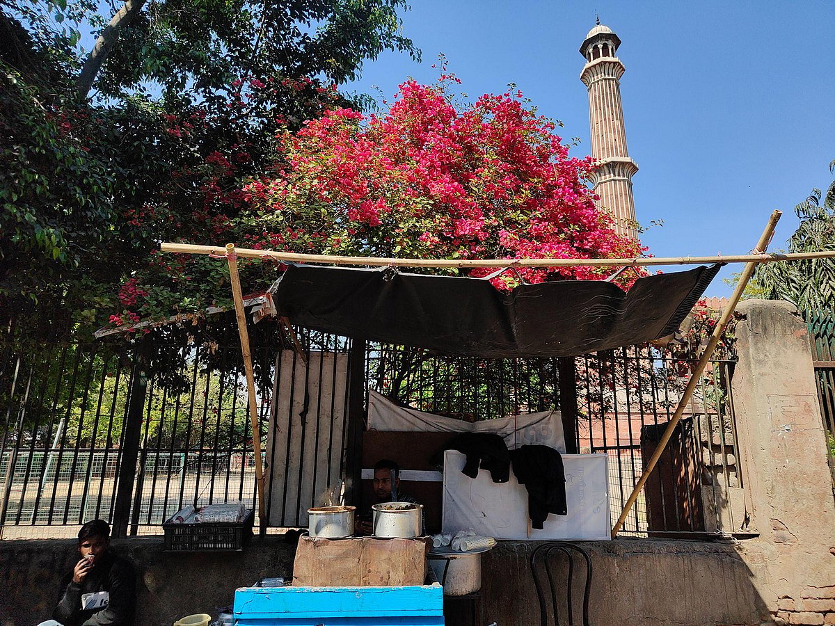A deserted look of a tea stall near Jama Masjid 
