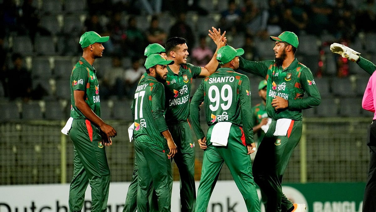 Photo: Bangladesh Cricket : Bangladesh celebrate a Sri Lanka wicket during the first T20I in Sylhet. 