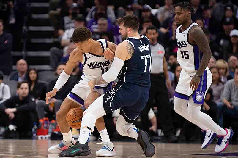 NBA 2023-24: Dallas Mavericks vs Sacramento Kings
