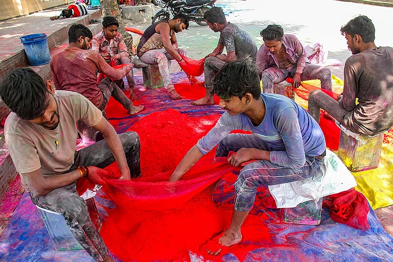 Preparations for Holi in Gurugram