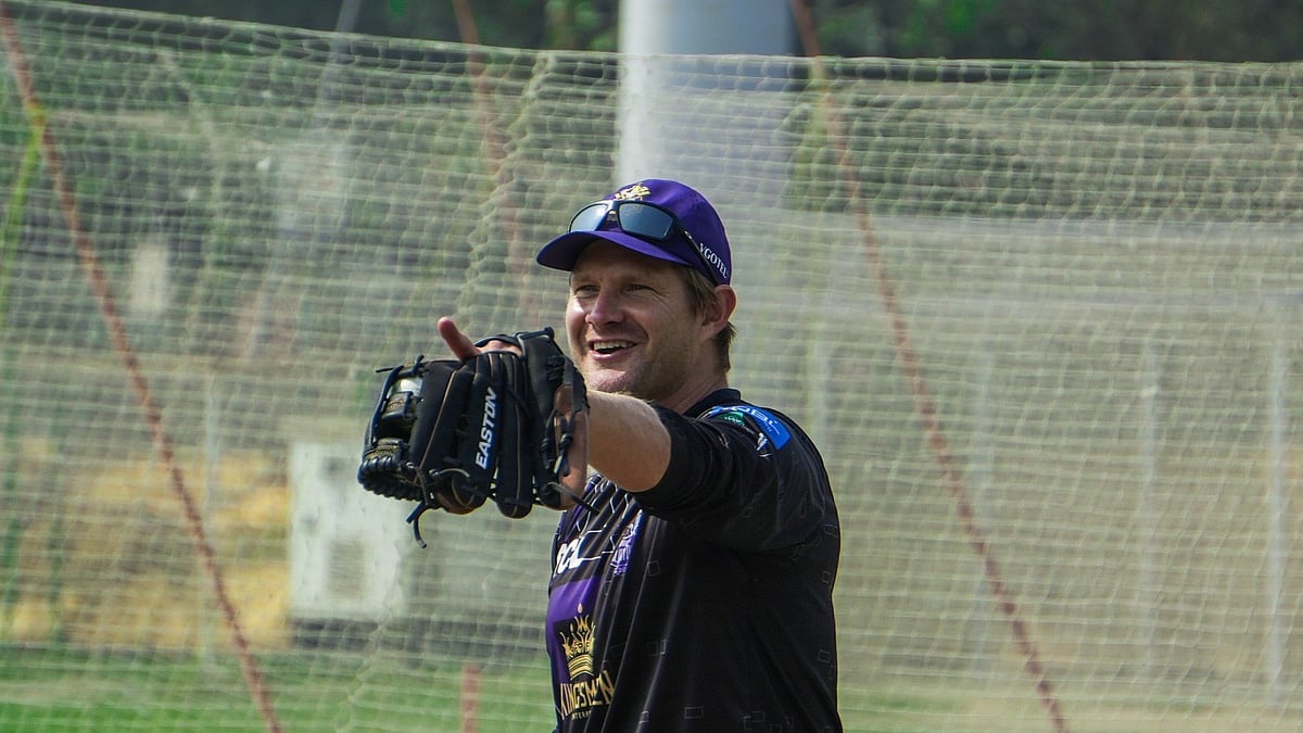 (Photo: X| Quetta Gladiators)  : Ex- Australian all-rounder, Shane Watson in action during coaching Quetta Gladiators in Pakistan Super League 2024. 