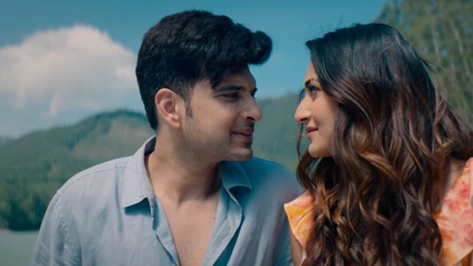 YouTube : Karan Kundrra and Erica Fernandes in 'Love Adhura'