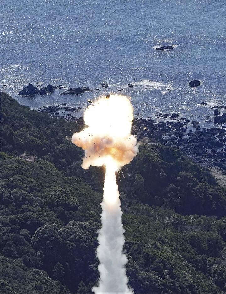 AP : Japan's private sector rocket Kairos explodes after liftoff