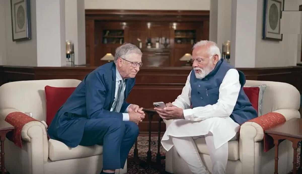 Prime Minister Narendra Modi and Microsoft co-founder Bill Gates