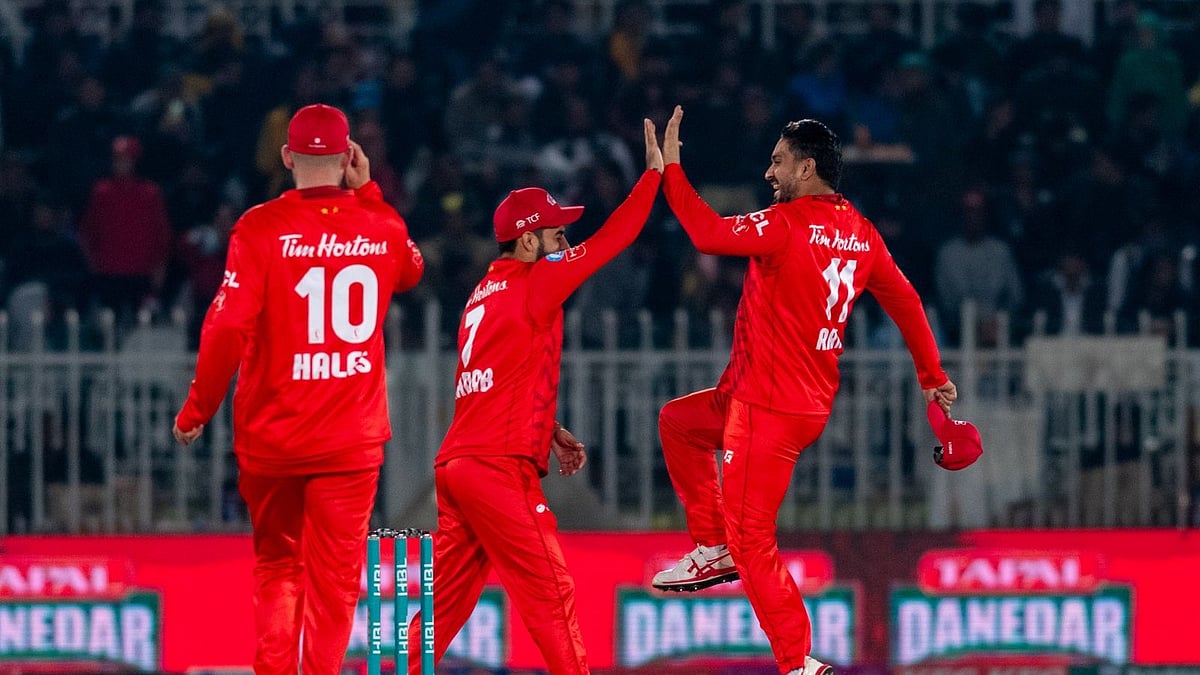 Photo: X/ @thePSLt20 : Islamabad United players celebrating after a wicket in PSL 2024.