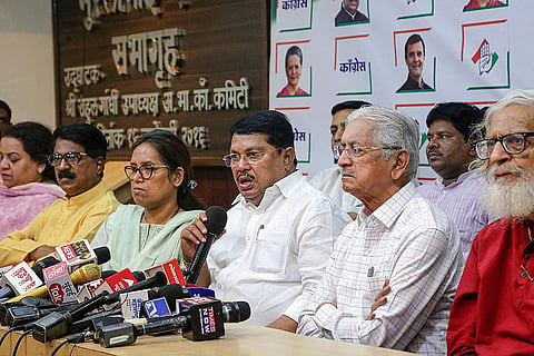 Vijay Wadettiwar addressing media