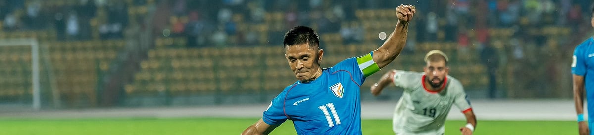 X/@IndianFootball : Sunil Chhetri in action