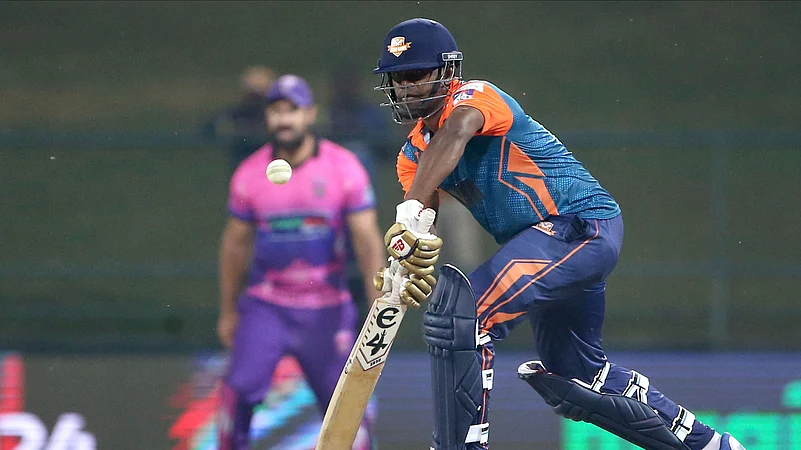 Photo: Legends Cricket Trophy
