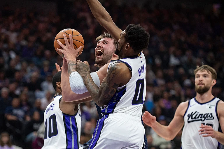 NBA 2023-24: Dallas Mavericks vs Sacramento Kings - | Photo: AP/José Luis Villegas