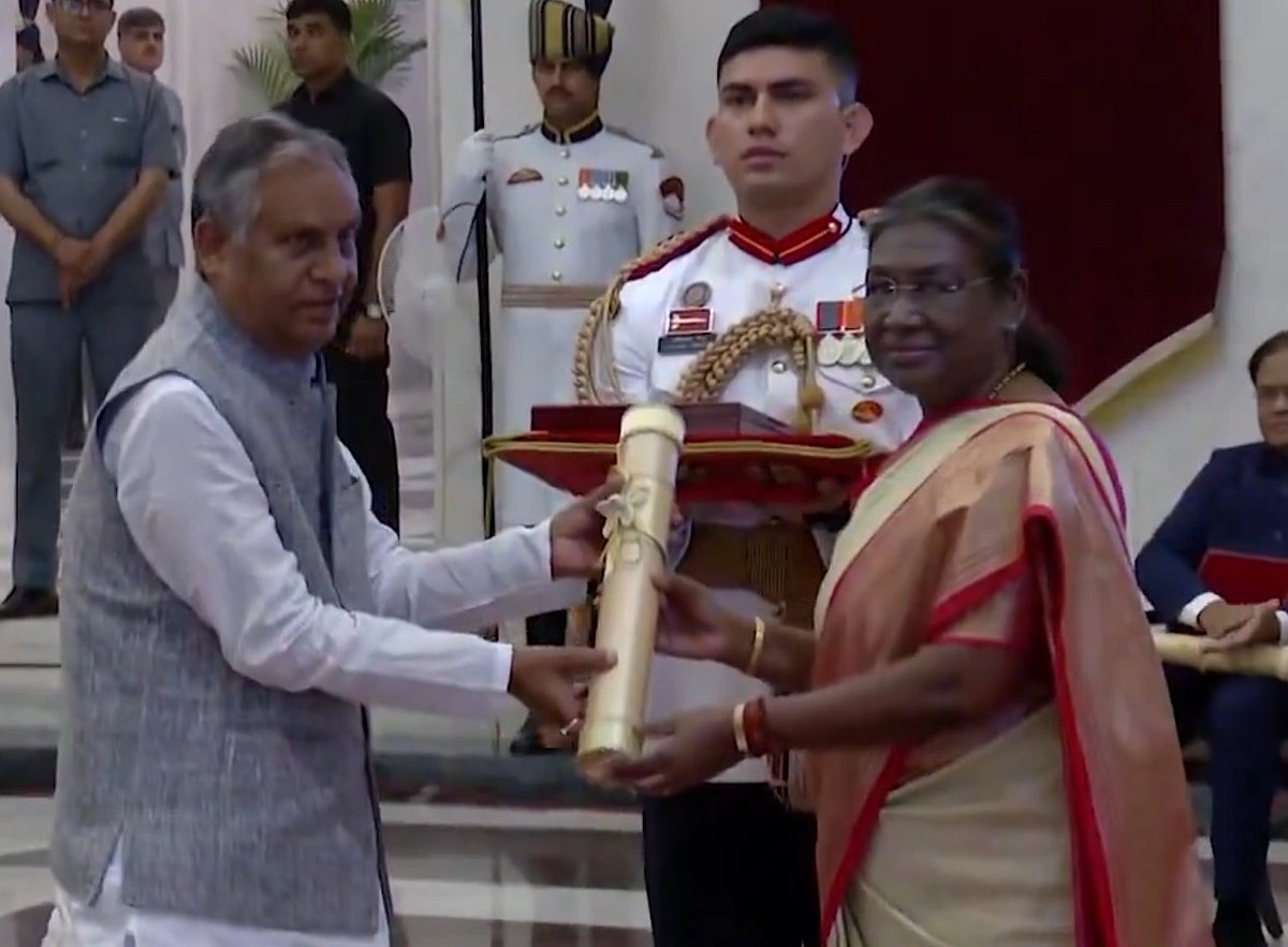 PTI : Ram Nath Thakur, son of former Bihar CM Karpoori Thakur, received Bharat Ratna conferred to his father.
