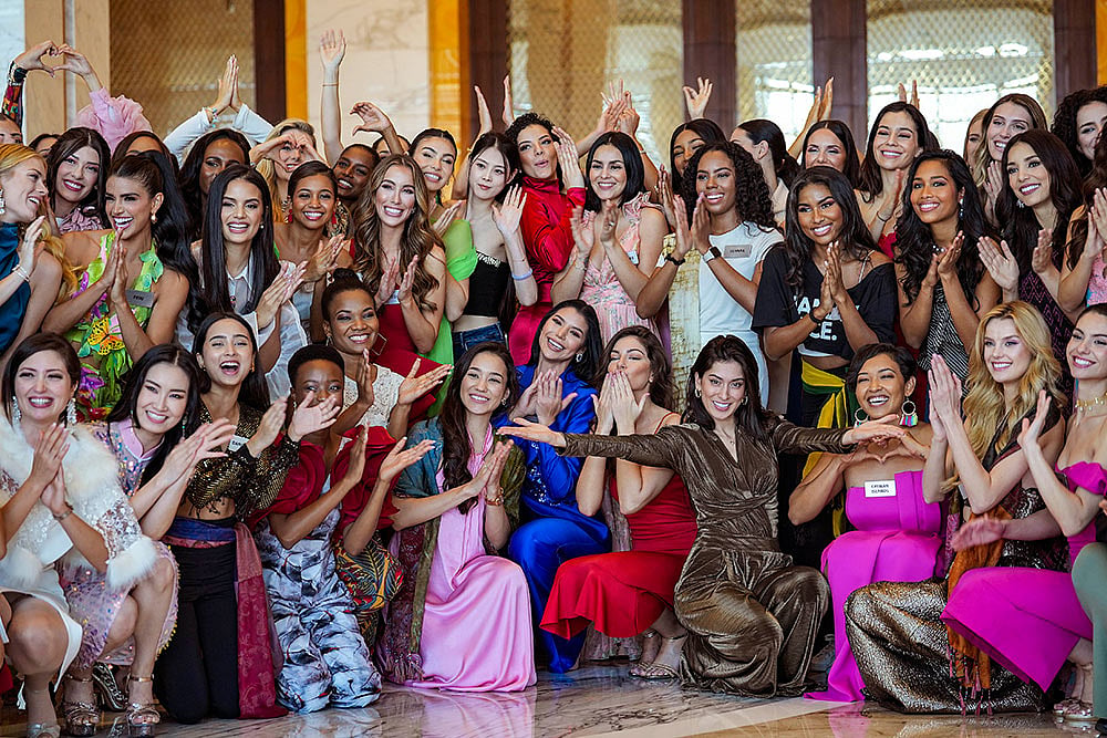 Miss World contestants celebrate Womens Day