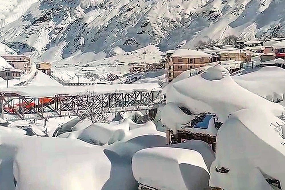 Weather: Snowfall at Badrinath
