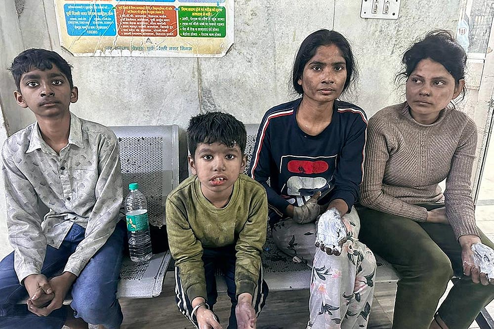 4 killed in fire in Delhis Shastri Nagar