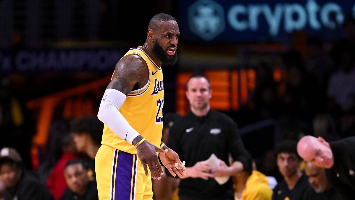 File : LeBron James in action 