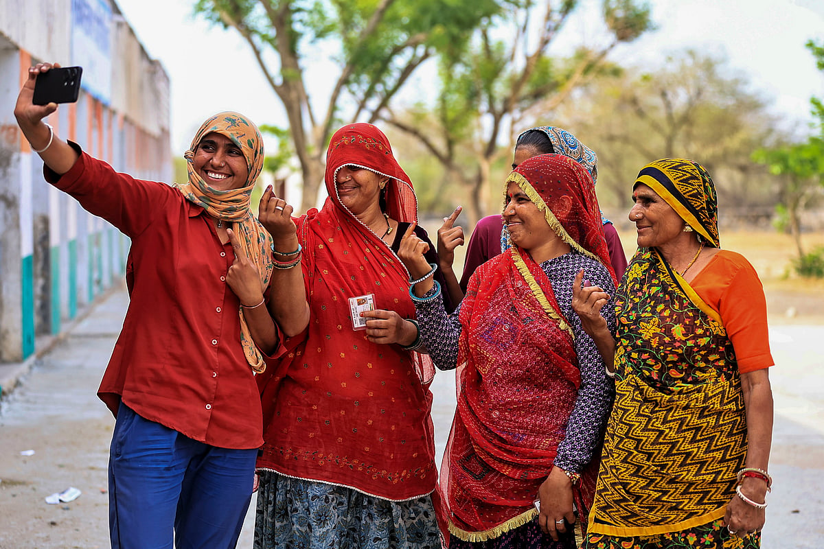 - : Voting during LS polls Phase 2 in Rajasthan