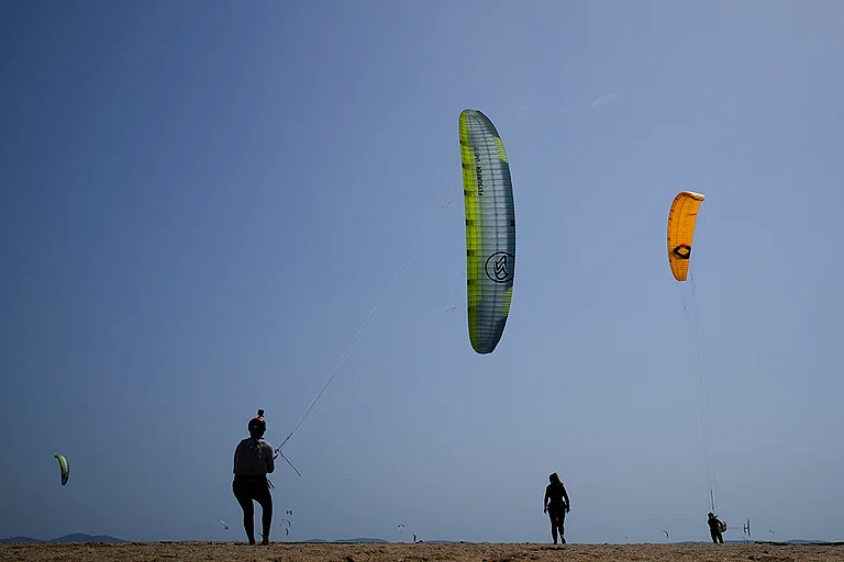 Paris Olympics 2024 Kiteboarding - | Photo: AP/Daniel Cole