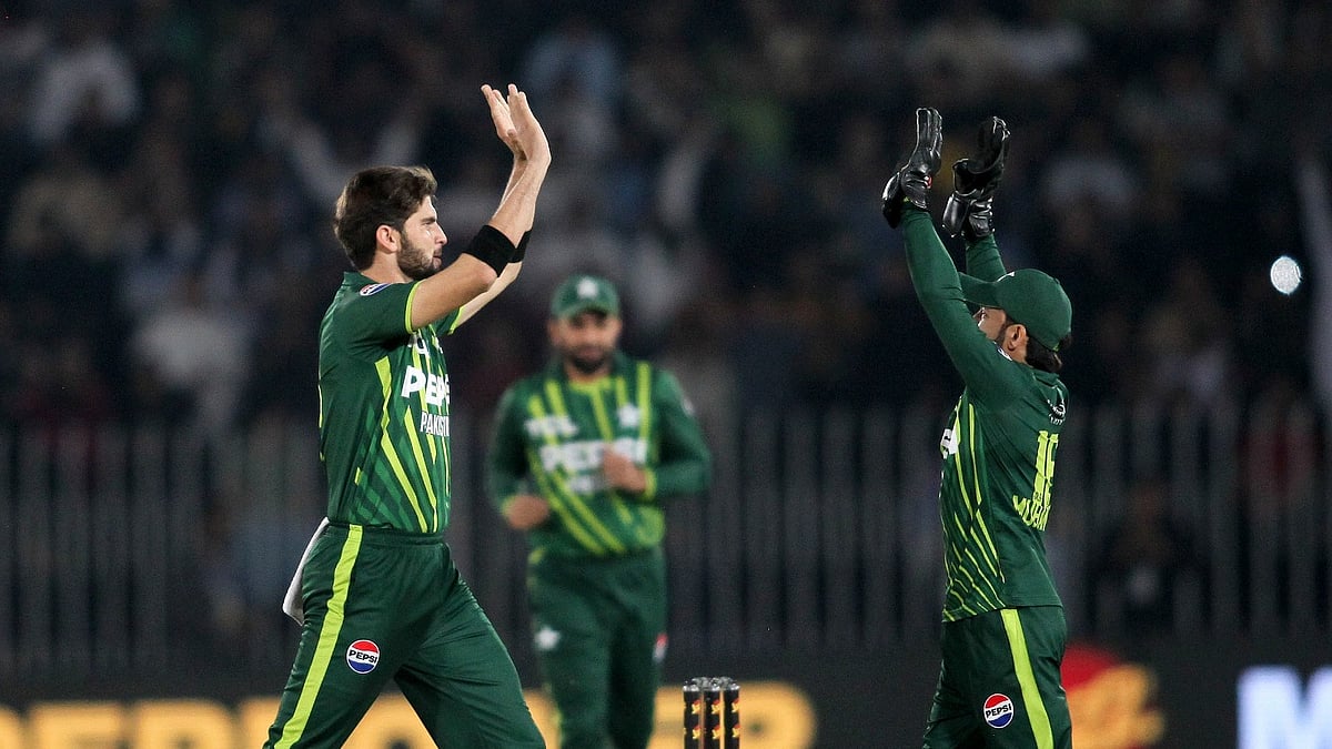 Pakistan's Shaheen Afridi and Mohammad Rizwan in action at the second T20I match against New Zealand at the Rawalpindi Cricket Stadium on April 20, Saturday.  - null