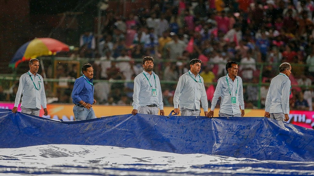 AP : Rain stops play in Jaipur