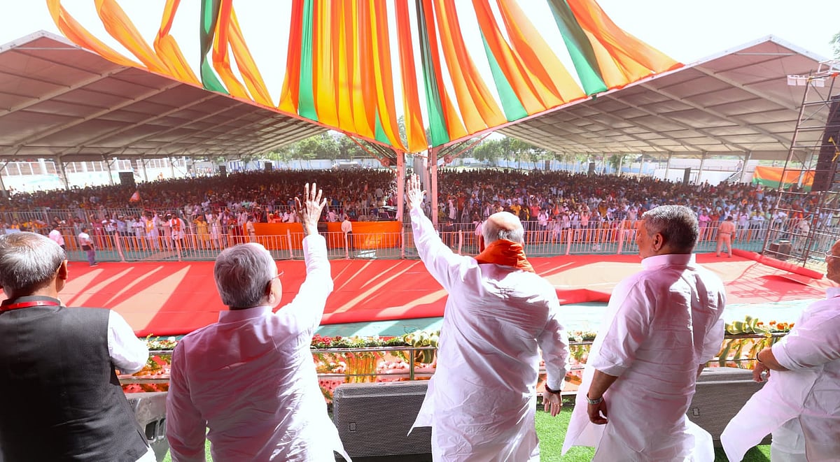 X/@AmitShah : Amit Shah holds roadshow in Malda