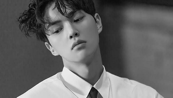 Instagram : Song Kang