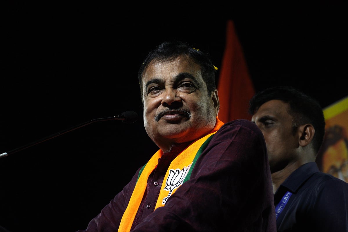  Photo by: Dinesh Parab/Outlook : Union Minister Nitin Gadkari addresses a public rally ahead of the upcoming Lok Sabha election at Garib Nawaz Maidan, in Nagpur district.