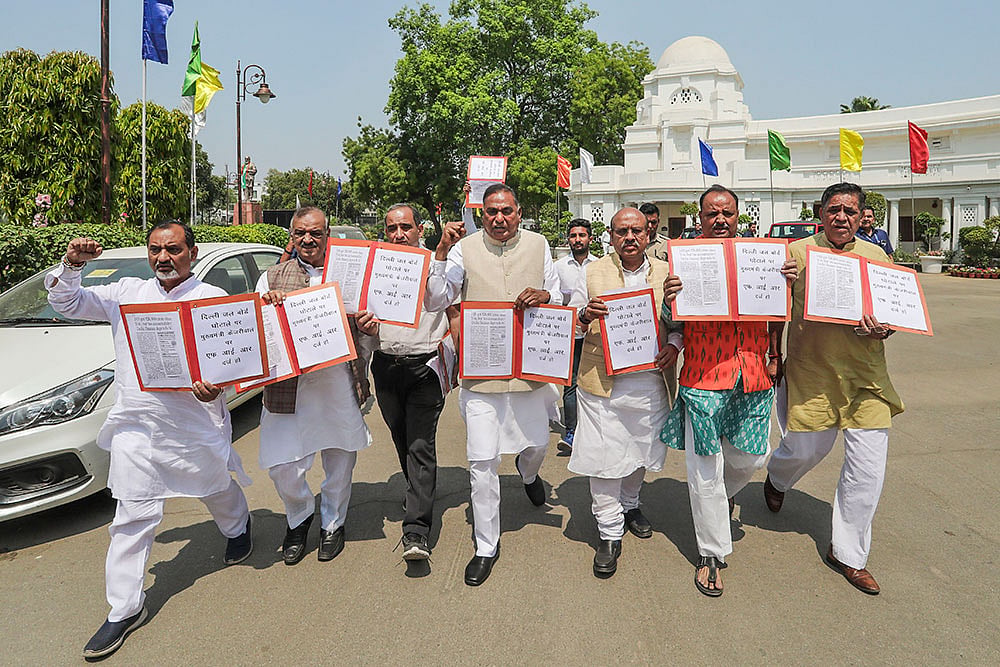 BJP protest outside Delhi Assembly