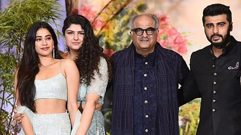 Janhvi Kapoor, Arjun Kapoor And Anshula Kapoor With Boney Kapoor