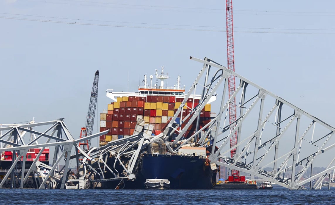 AP : First Ship Sails After Francis Scott Key Bridge Collapse