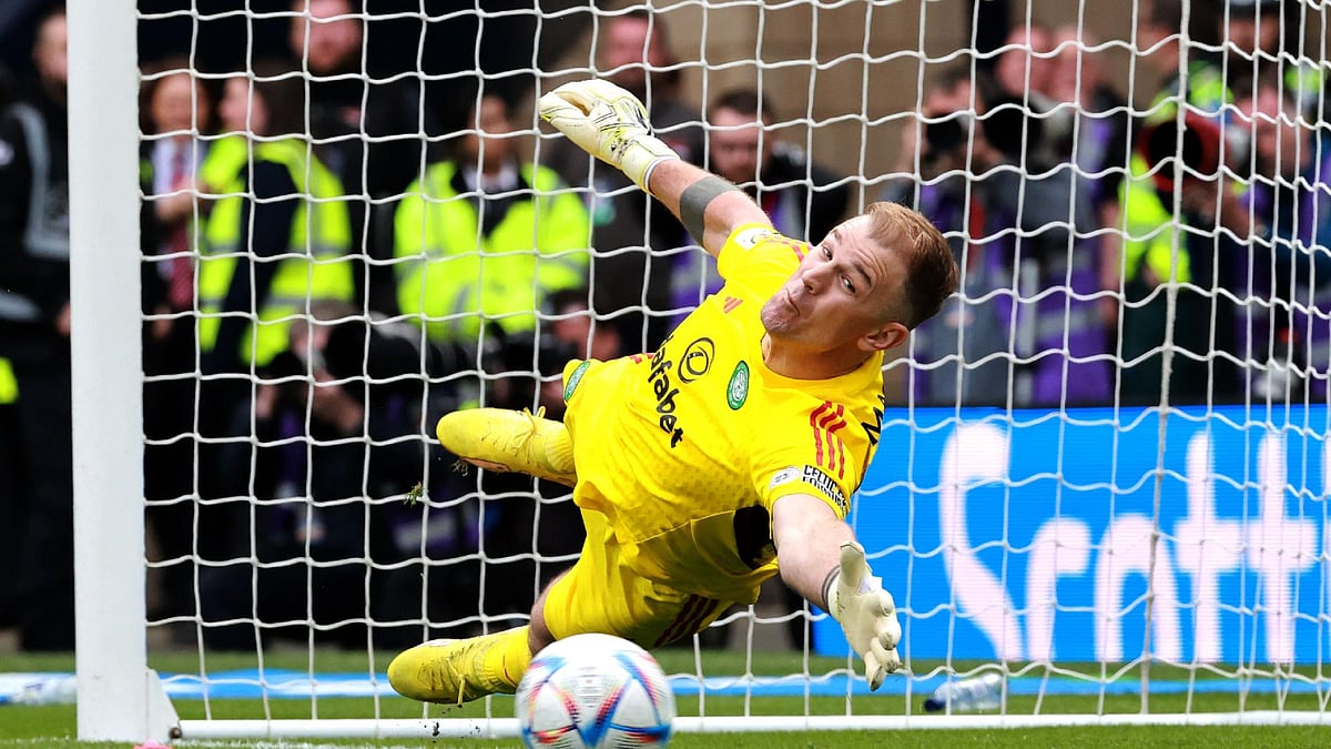 Steve Welsh/PA : Joe Hart in action at the Hampden.