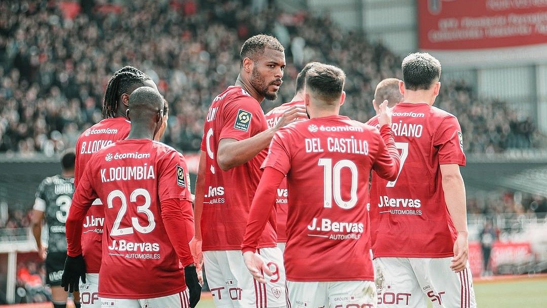 Instagram/stadebrestois29 : Stade Brestois 29 in action during their match against FC Metz.