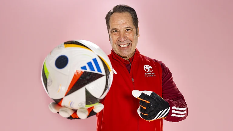 David Seaman will once again coach England ahead of this year’s Soccer Aid match. - UNICEF/Soccer Aid Productions/Stella Pictures