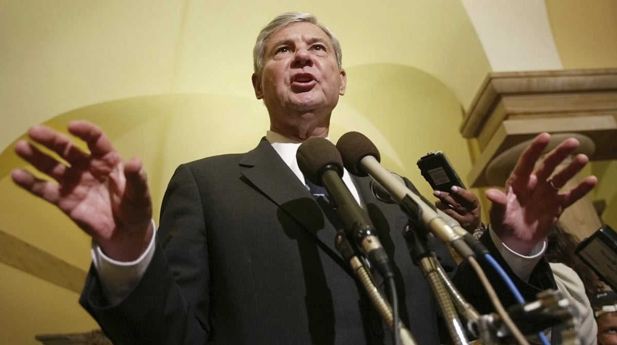 AP : Bob Graham