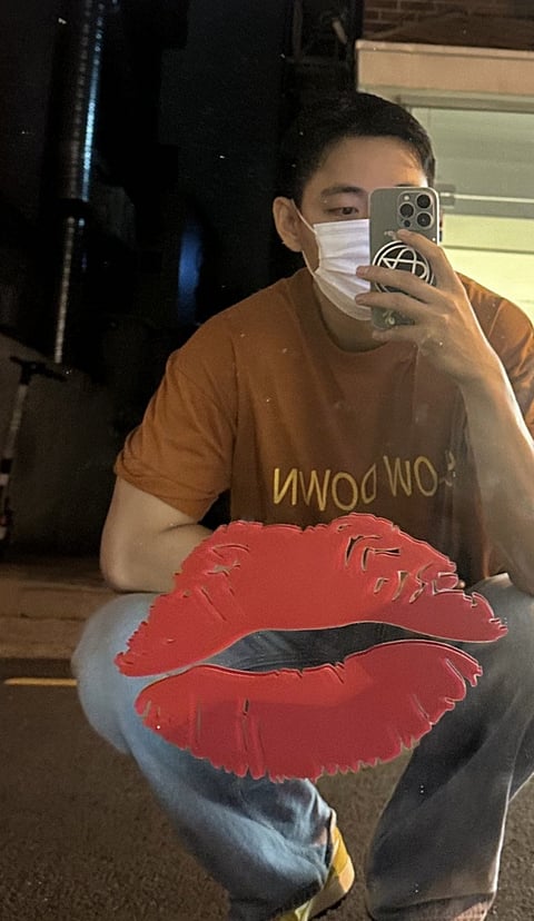 V's Instagram Story