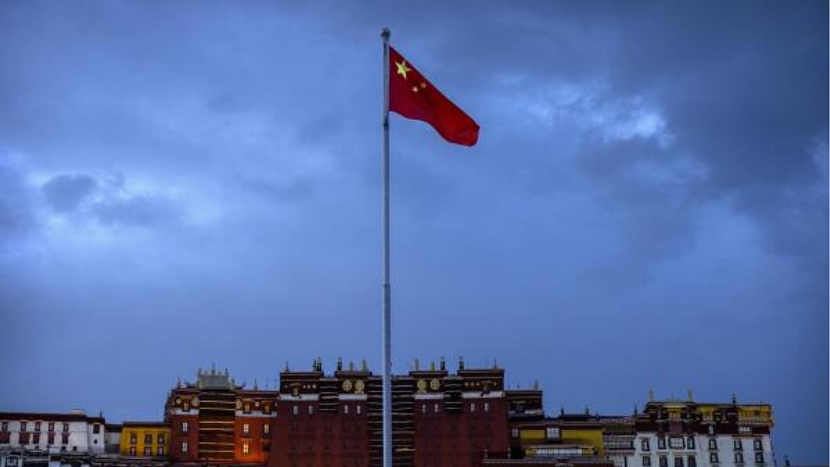 AP  : Beijing Accuses 2 Chinese Citizens Of Being British Spies |