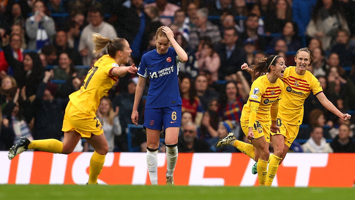 Barcelona's players celebrate Aitana Bonmati's goal against Chelsea. - null