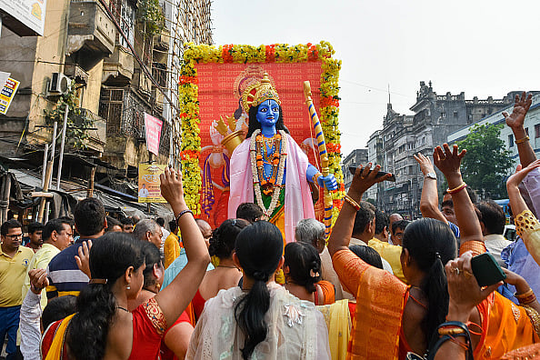 Getty Images : Devotees are seen chanting '' Jai Shree Ram '' in front of a statue of Lord Rama during a religious procession on the occasion of Ram Navami in Kolkata (representative image)