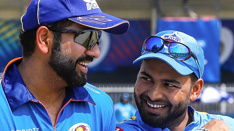 Rishabh Pant alongside Rohit Sharma in an earlier season of IPL - X/@mipaltan