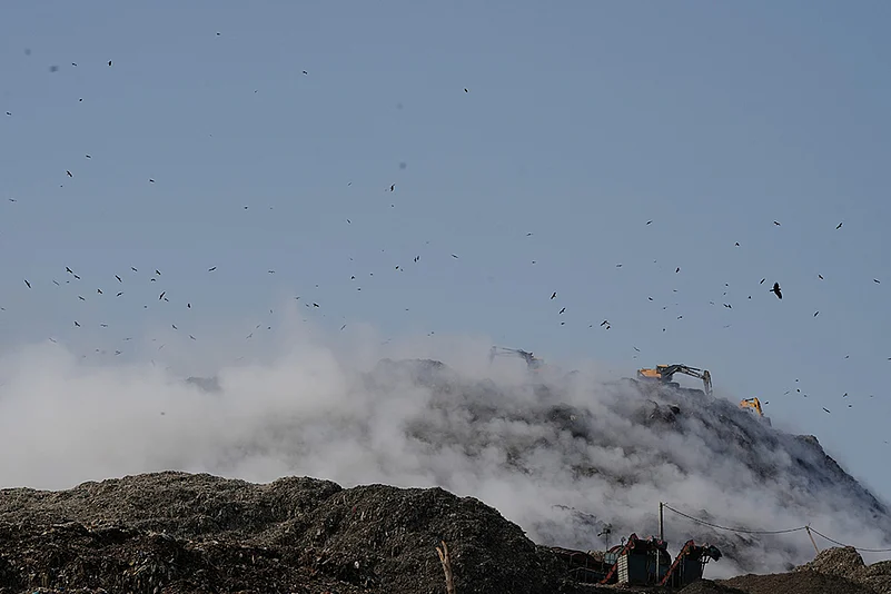 Fire at Ghazipur landfill site