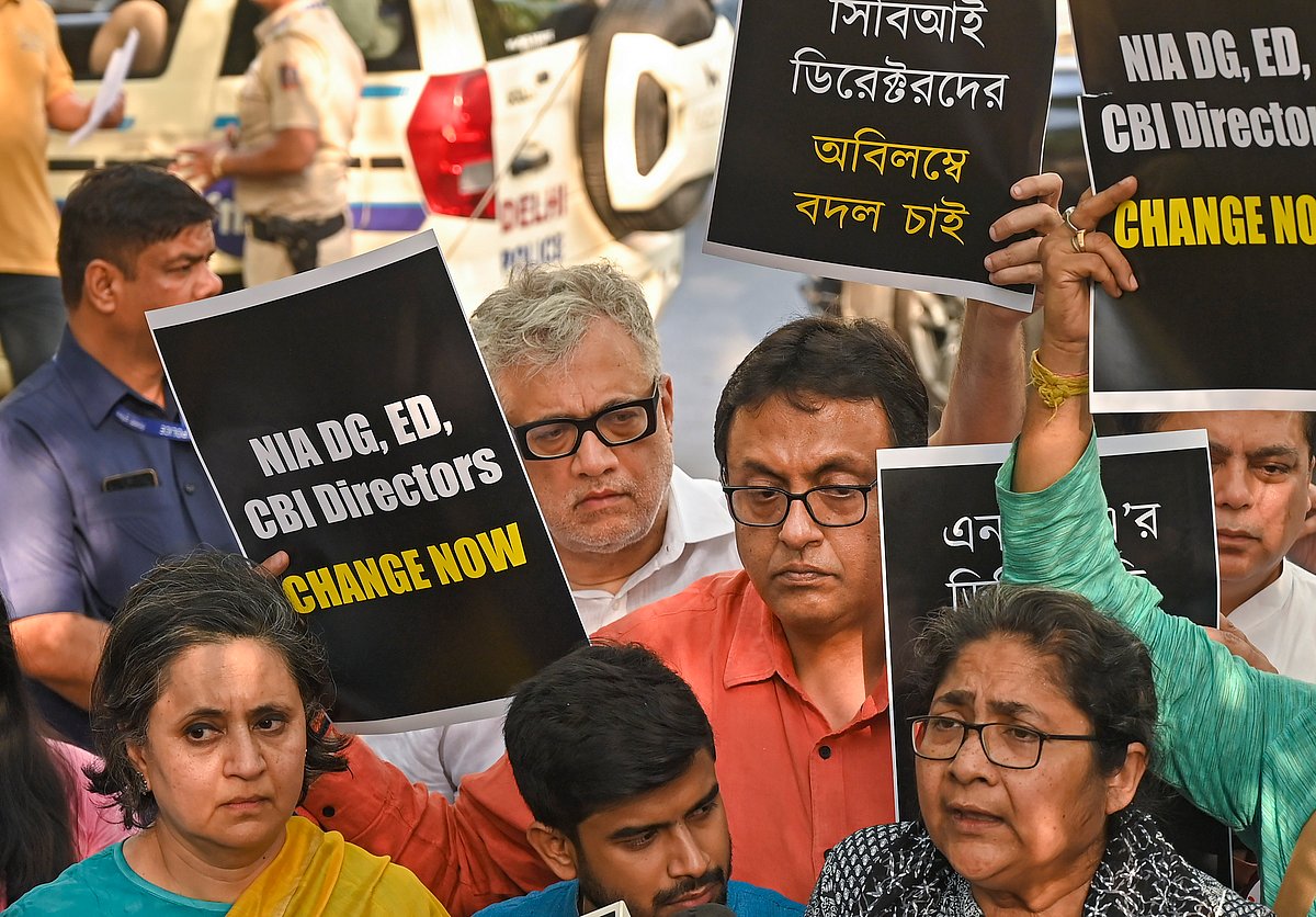 VICTOR / PTI :  
TMC protest at Mandir Marg police station