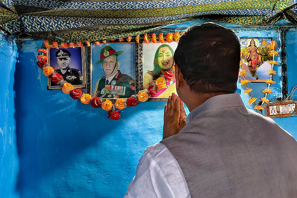 Anil Baluni at Vipin Rawats house