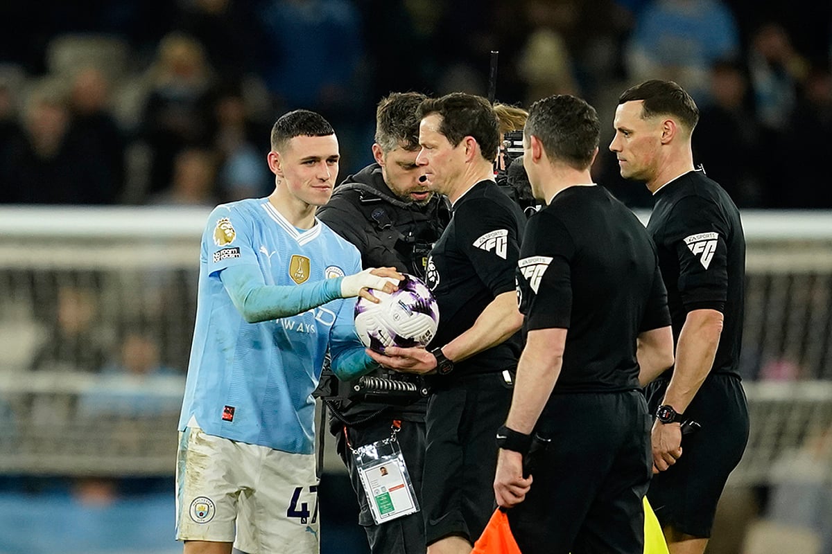 English Premier League 2023-24: Manchester City vs Aston Villa