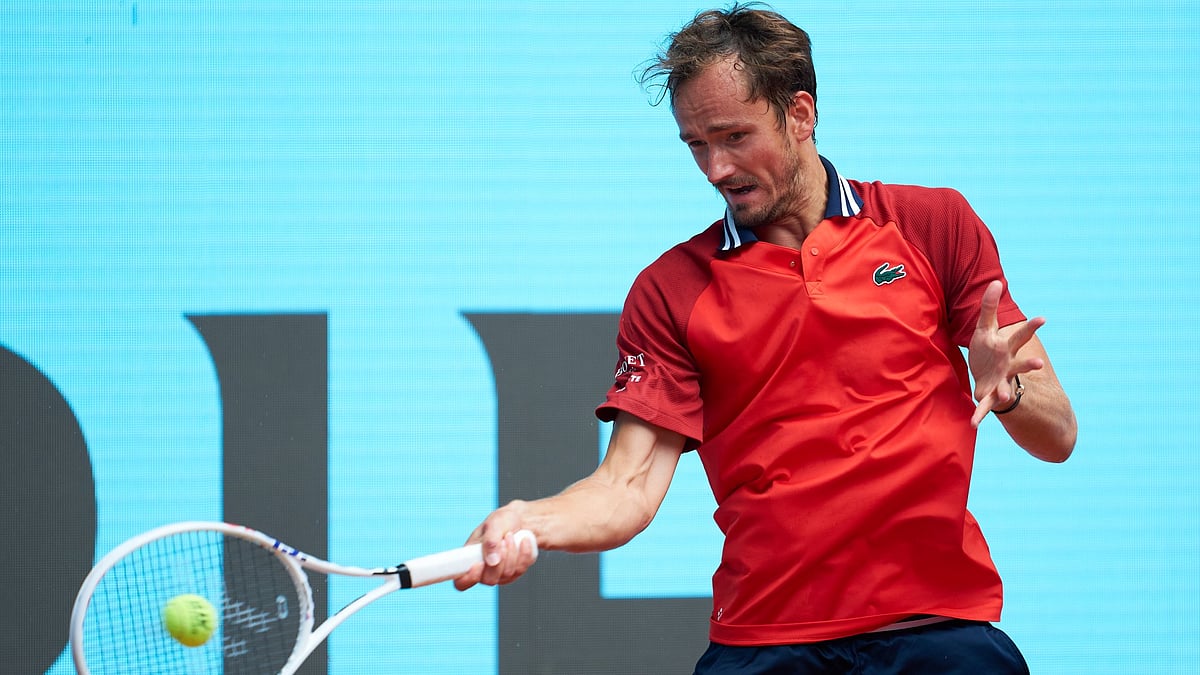 Daniil Medvedev beat Sebastian Korda on the clay on Monday.